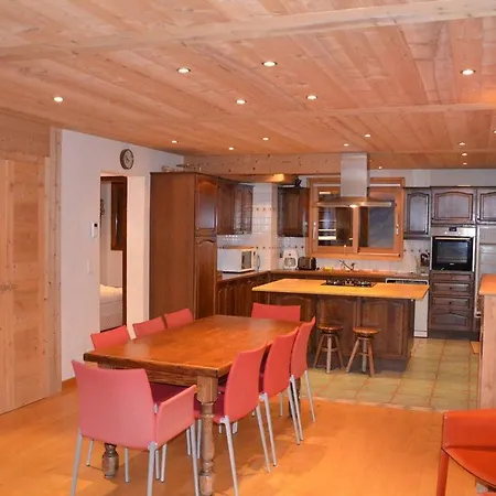 Chalet Lou Zesprit Apartment